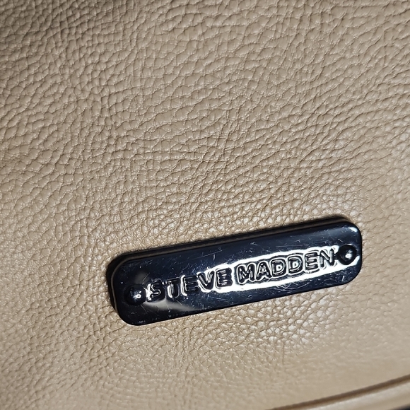 Steve Madden Beige Quilted Crossbody Bag - Picture 2 of 8